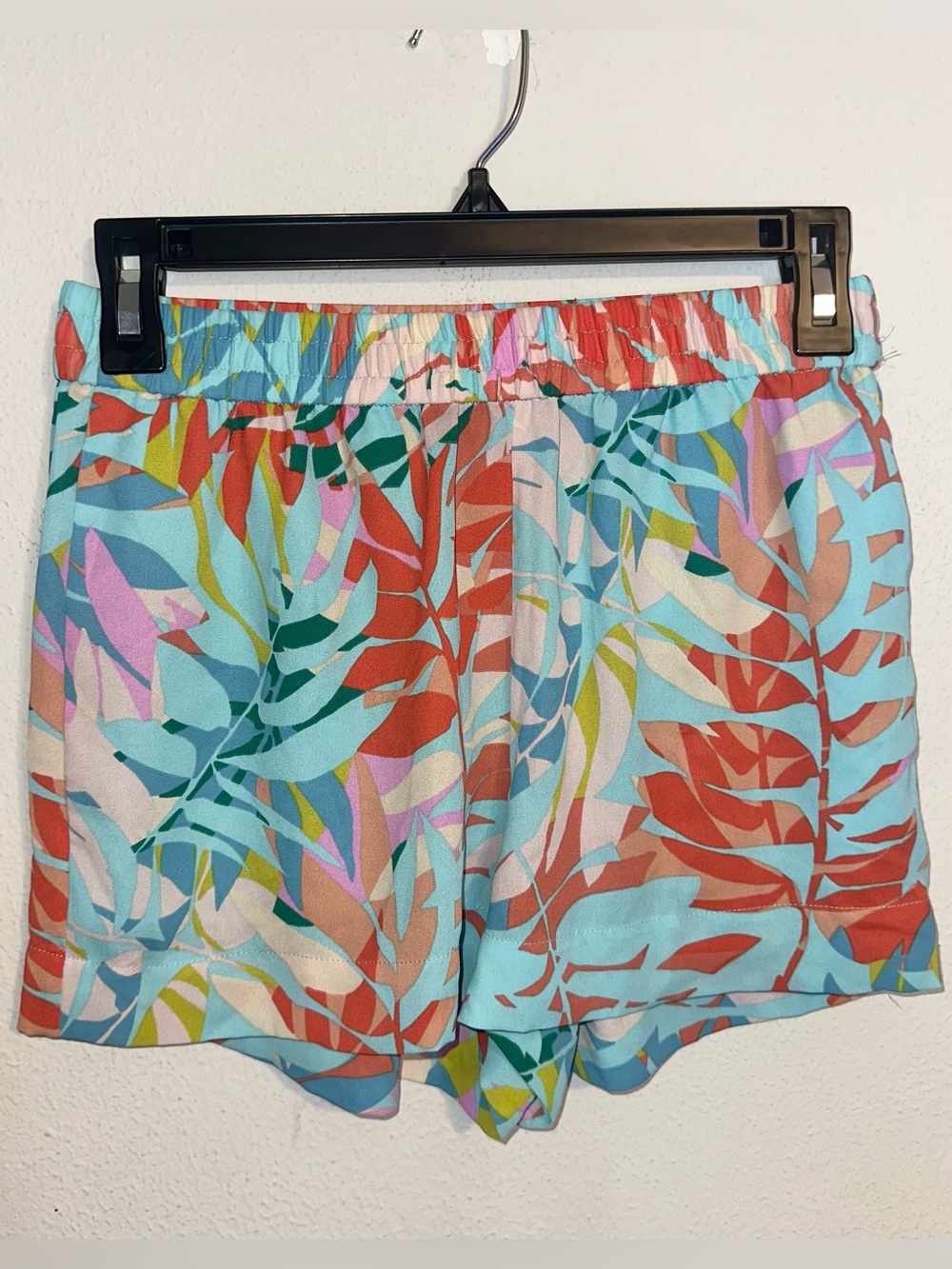 BCBGMaxAzria Multicolor Floral Print Shorts